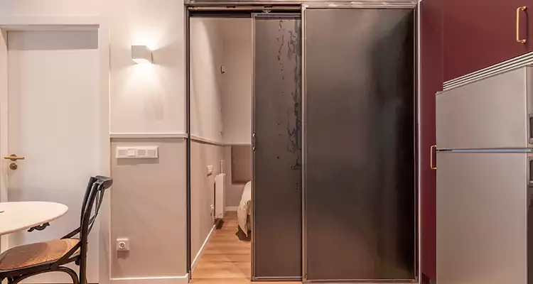 We Fix Closet Sliding Door in Casselberry, FL 